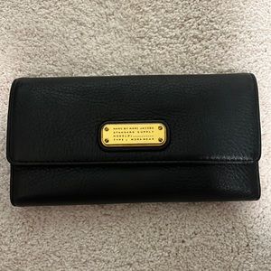 LIKE NEW Marc by Marc Jacobs Q Long Trifold Leather Wallet - Black